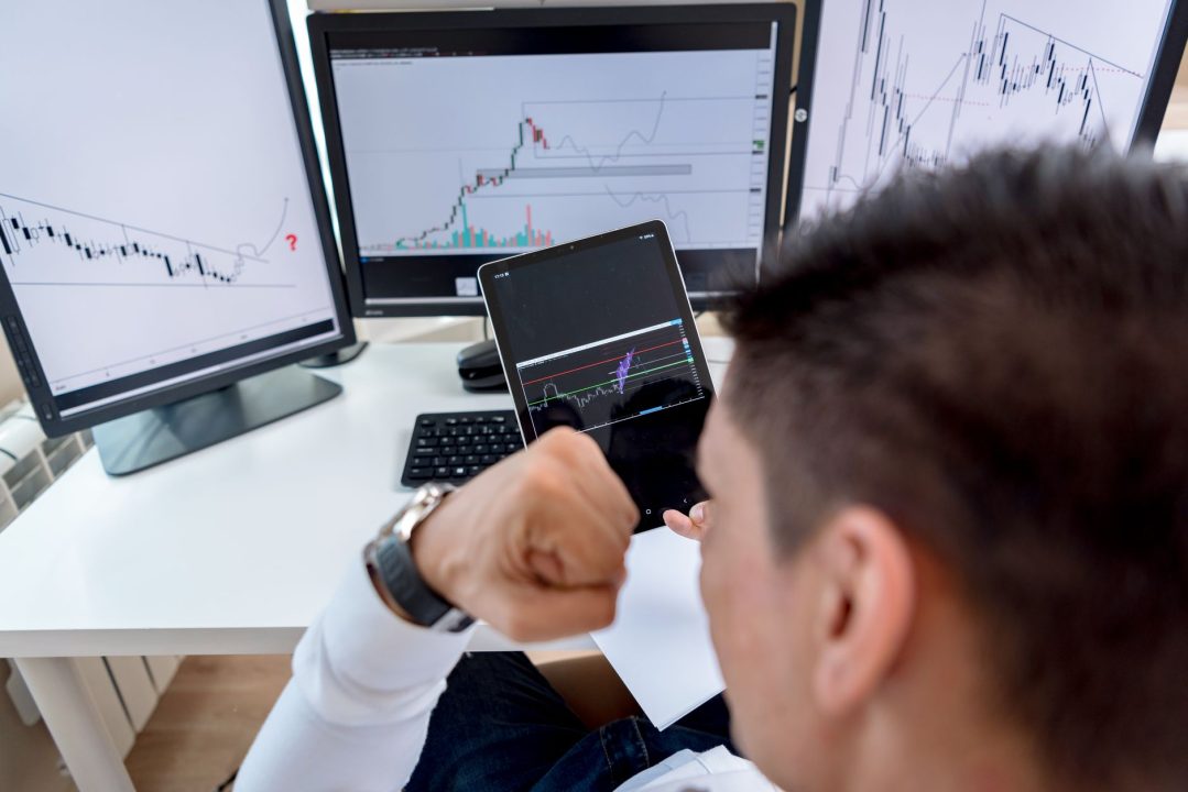 Markets Navigate Geopolitical Shifts and Mixed Equities Amid Oil Focus
