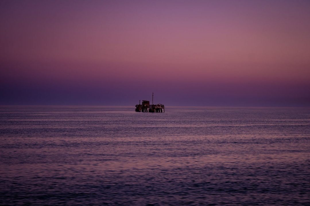 U.S. Denies Oil Sanctions Lift Agreement, Crude Prices Rebound Sharply